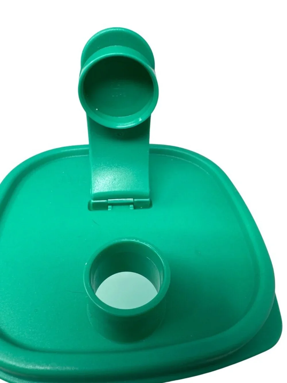 Tupperware Juice Container Green Slimline Tall Square 2 Quarts 5772D-1 Pitcher